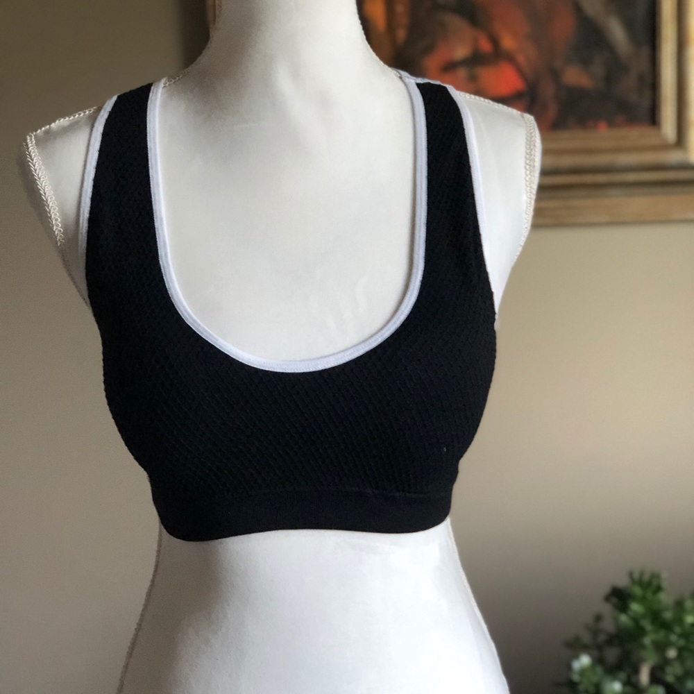 NEW!  SPORTS BRA - Picture 2 of 6